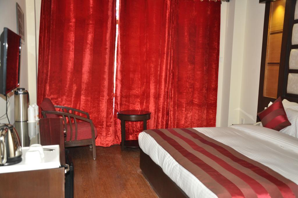 Hotel Southgate Shimla Oda fotoğraf